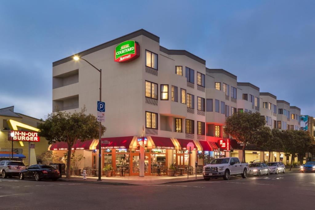 Courtyard by Marriott Fishermans Wharf Main image 1